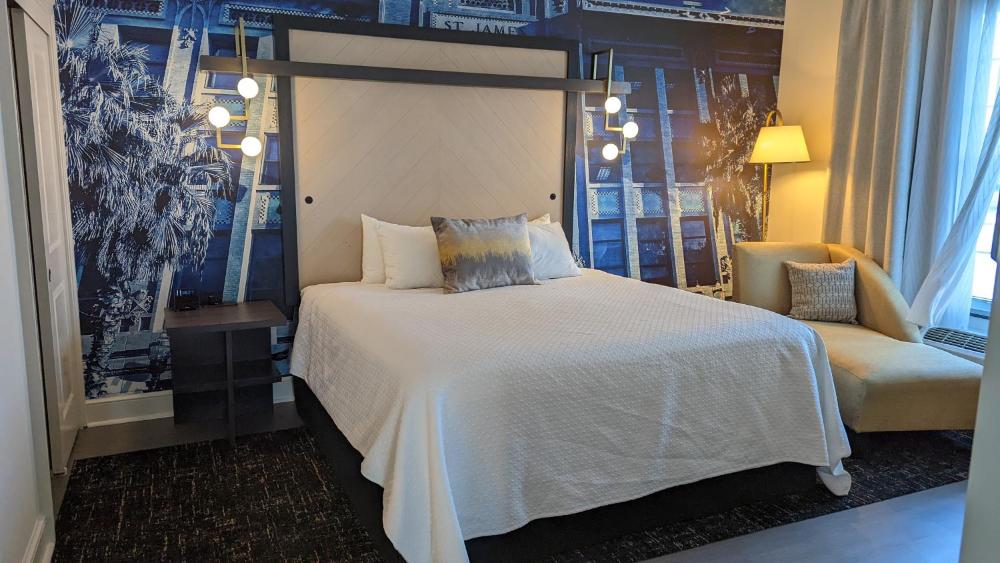 King Suite with Lake View interior